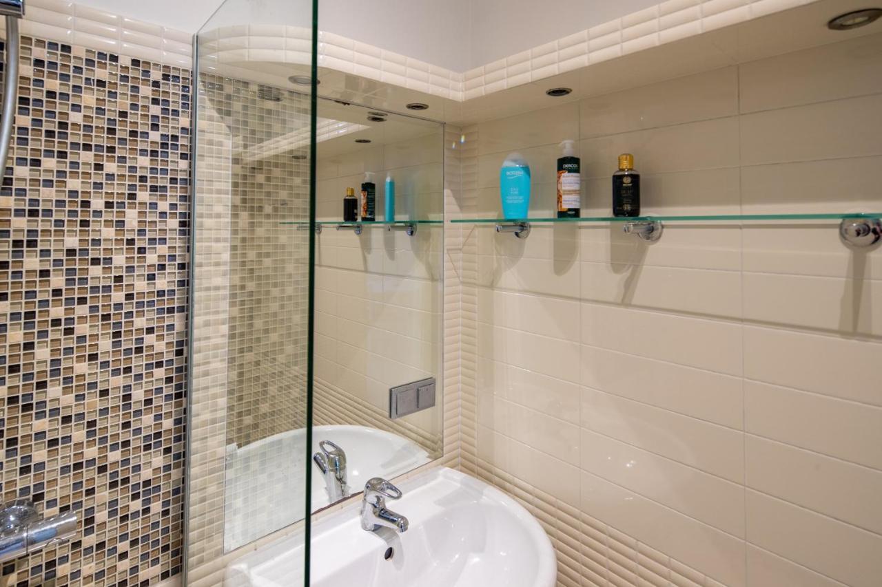 Hidden Gem Apartment Riga Luaran gambar