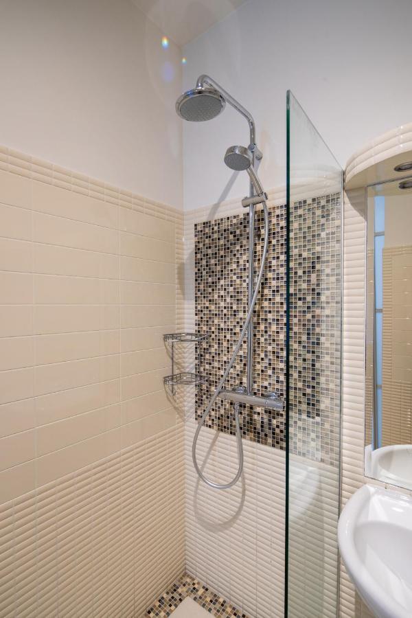 Hidden Gem Apartment Riga Luaran gambar
